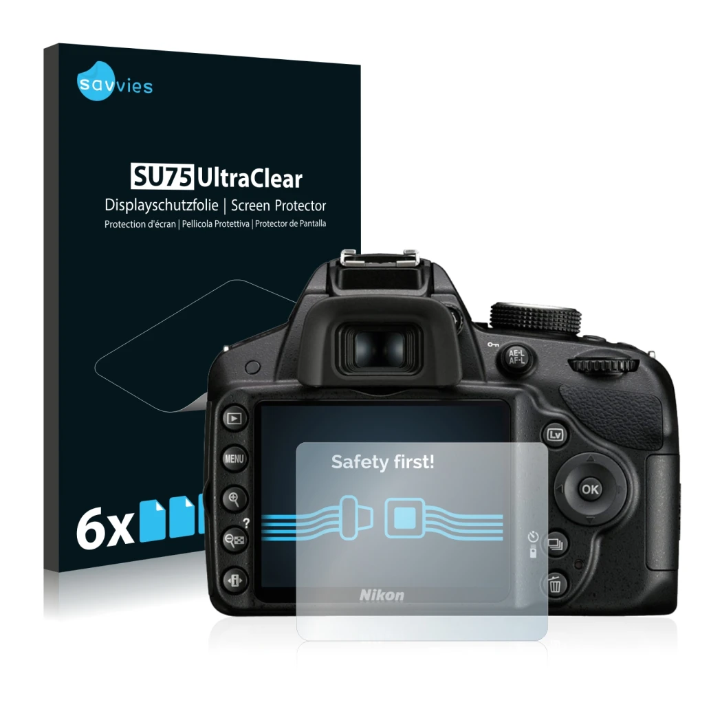 Face avant d’un emballage produit avec le logo de la marque Savvies. À côté, l’appareil Nikon D3200 est représenté avec la pro