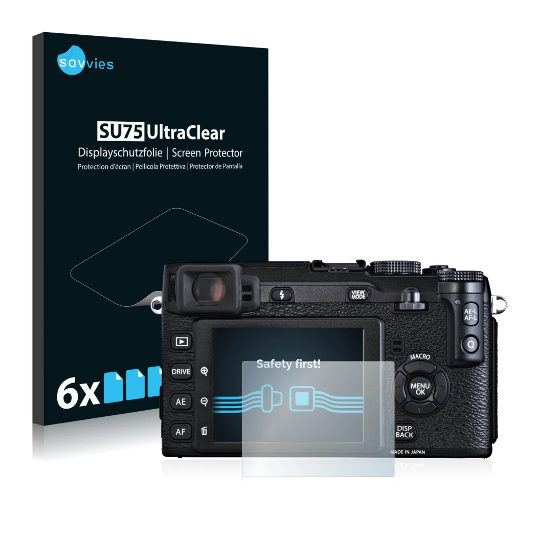 Face avant d’un emballage produit avec le logo de la marque Savvies. À côté, l’appareil Fujifilm X-E1 est représenté avec la p