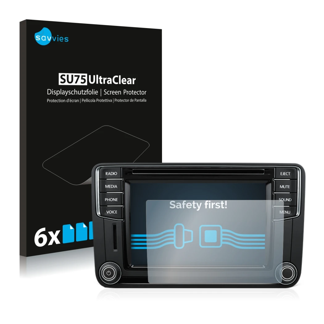 Face avant d’un emballage produit avec le logo de la marque Savvies. À côté, l’appareil Volkswagen T6 2015 Discover Media Plus