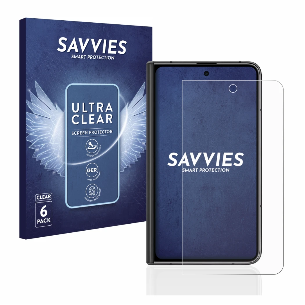 Face avant d’un emballage produit avec le logo de la marque Savvies. À côté, l’appareil Google Pixel Fold (Affichage externe) 