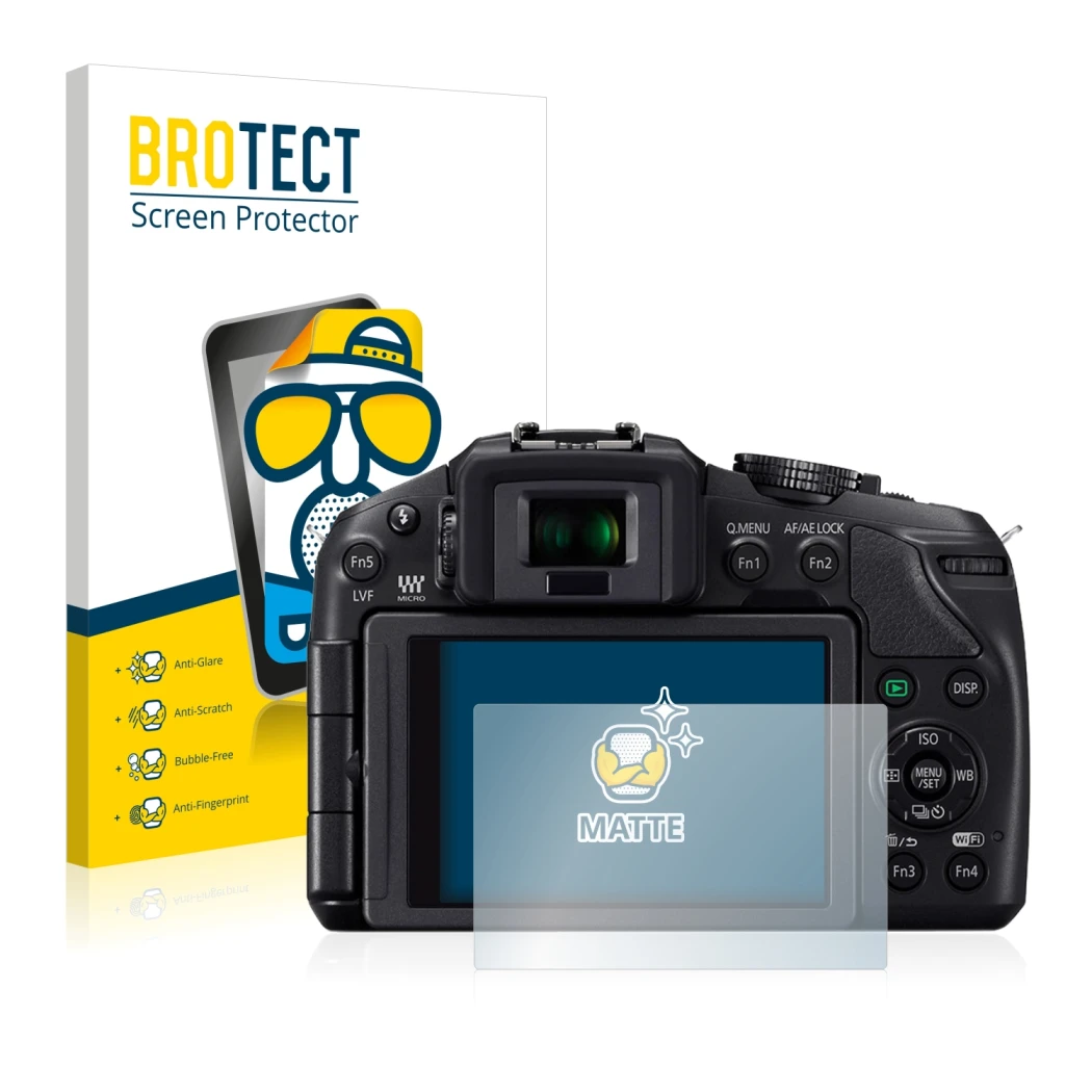Face avant d’un emballage produit avec le logo de la marque BROTECT. À côté, l’appareil Panasonic Lumix DMC-G6 est représenté