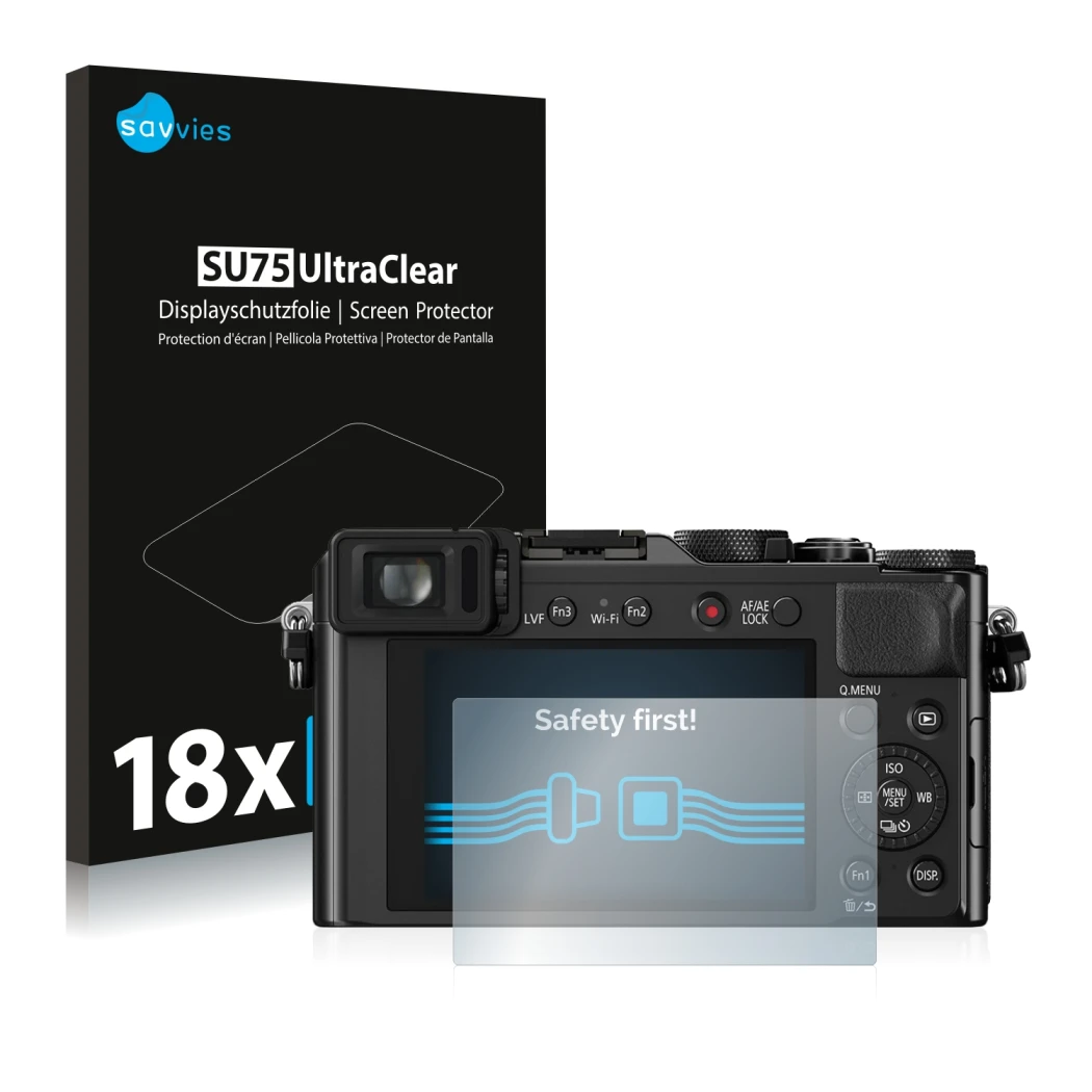 Face avant d’un emballage produit avec le logo de la marque Savvies. À côté, l’appareil Panasonic Lumix DMC-LX100 est représen