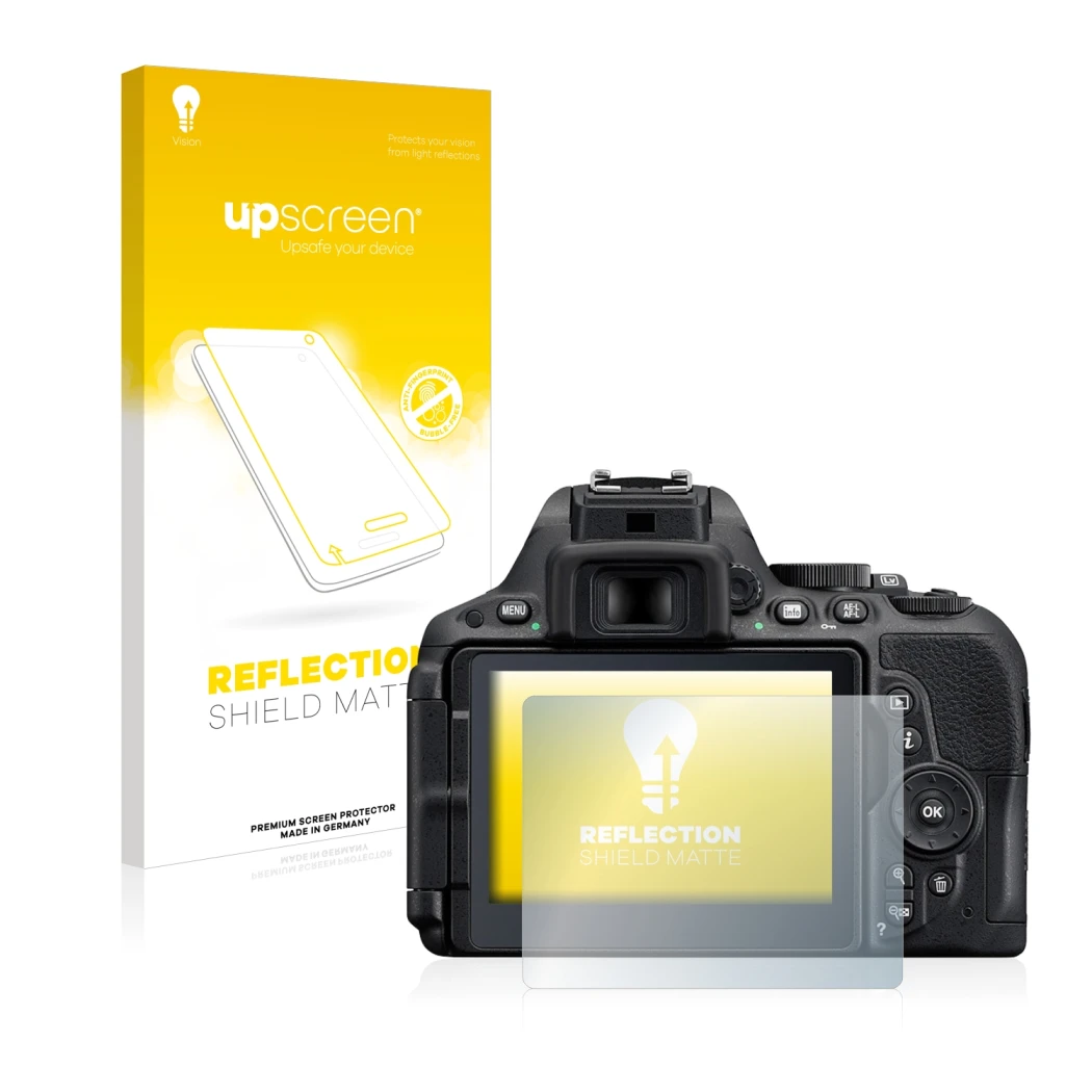 Face avant d’un emballage produit avec le logo de la marque upscreen. À côté, l’appareil Nikon D5500 est représenté avec la pr