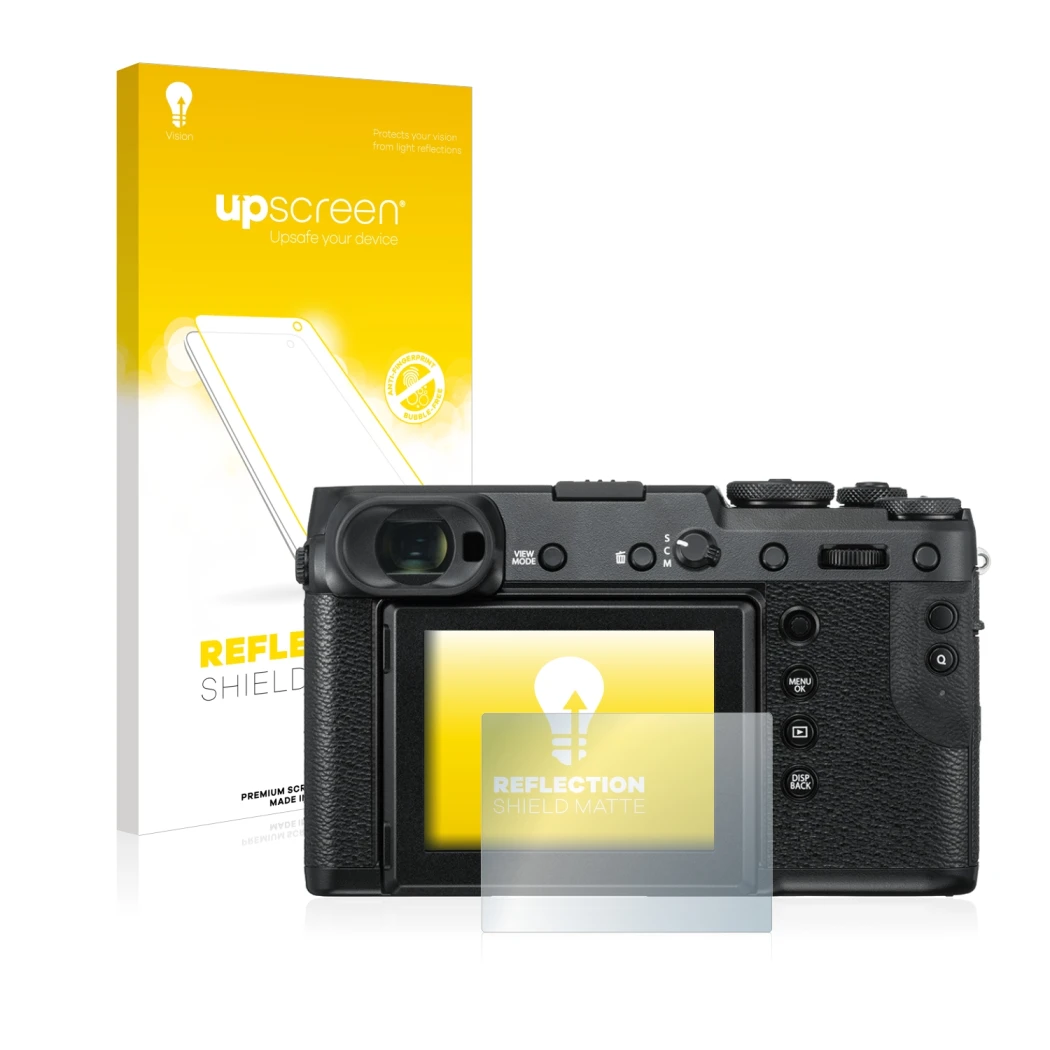 Face avant d’un emballage produit avec le logo de la marque upscreen. À côté, l’appareil Fujifilm GFX 50R est représenté avec 