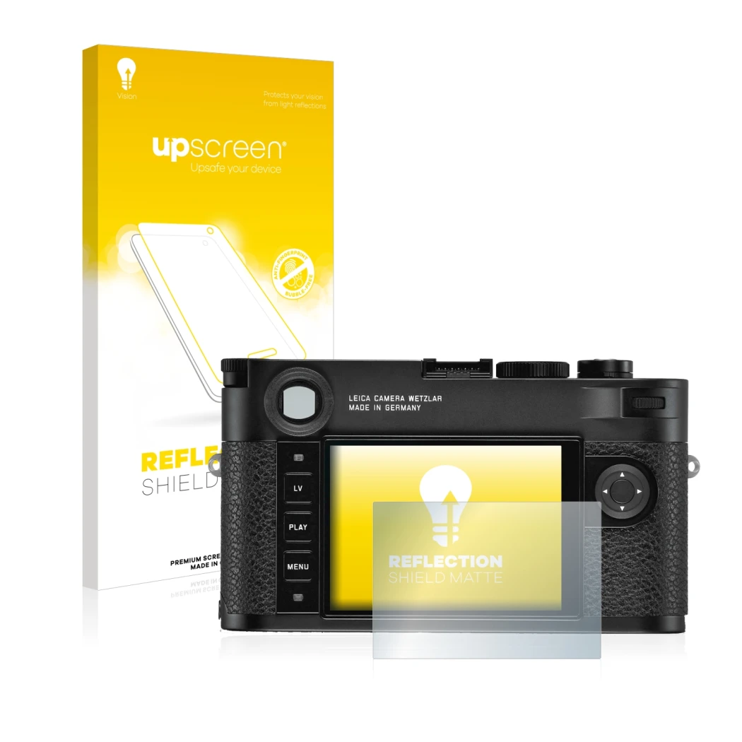 Face avant d’un emballage produit avec le logo de la marque upscreen. À côté, l’appareil Leica M10-R est représenté avec la pr