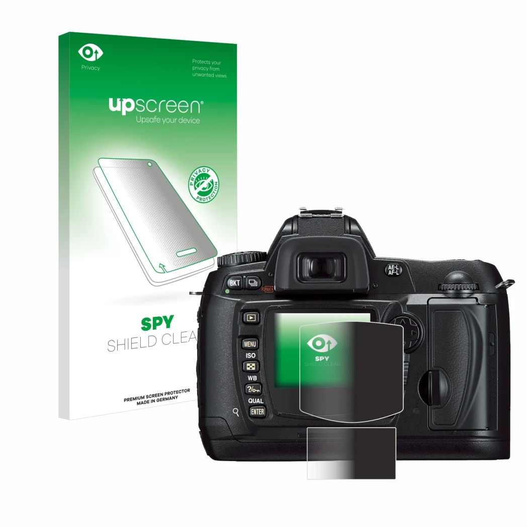 Face avant d’un emballage produit avec le logo de la marque upscreen. À côté, l’appareil Nikon D70 est représenté avec la prot