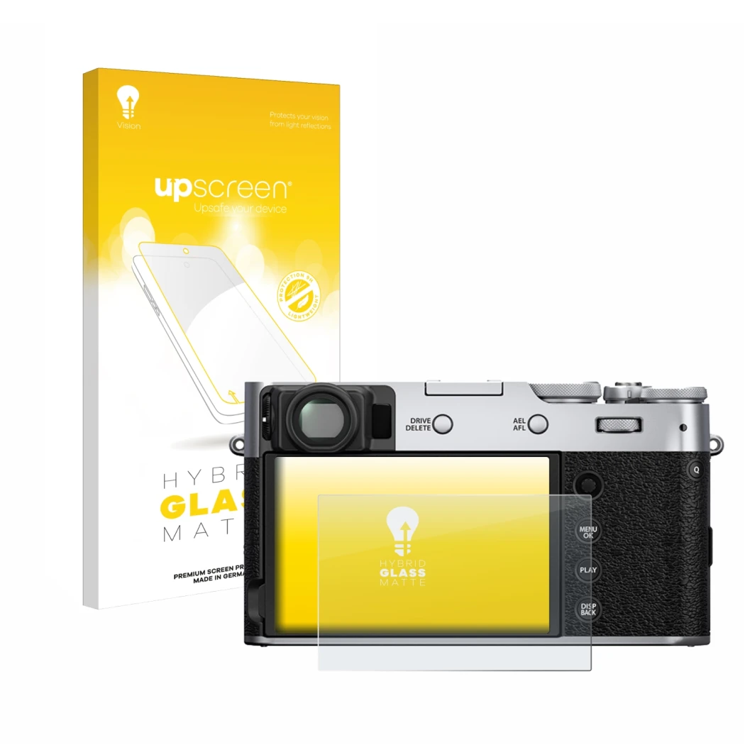 Face avant d’un emballage produit avec le logo de la marque upscreen. À côté, l’appareil Fujifilm X100V est représenté avec la