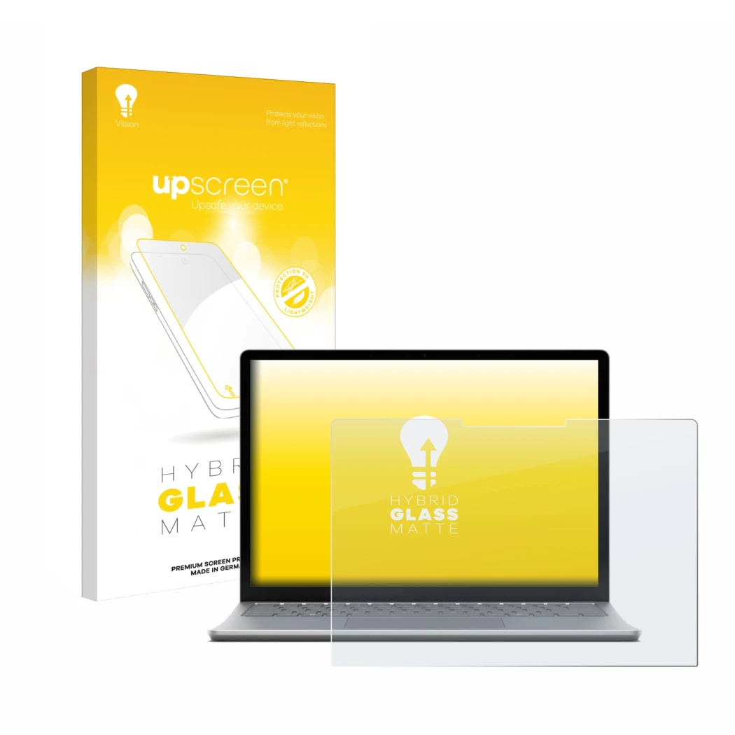 Face avant d’un emballage produit avec le logo de la marque upscreen. À côté, l’appareil Microsoft Surface Laptop 6 15