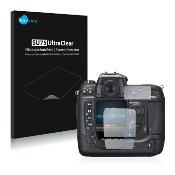 Face avant d’un emballage produit avec le logo de la marque Savvies. À côté, l’appareil Nikon D2X est représenté avec la prote