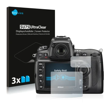 Face avant d’un emballage produit avec le logo de la marque Savvies. À côté, l’appareil Nikon D700 est représenté avec la prot