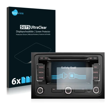 Face avant d’un emballage produit avec le logo de la marque Savvies. À côté, l’appareil Volkswagen Passat B7 2010-2015 RNS 315