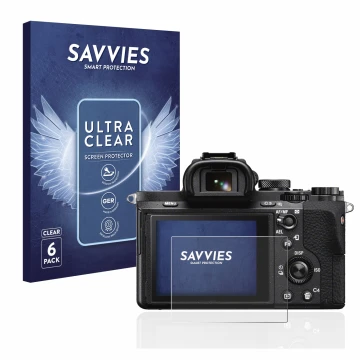 Face avant d’un emballage produit avec le logo de la marque Savvies. À côté, l’appareil Sony Alpha 7 II (ILCE-7M2) est représe