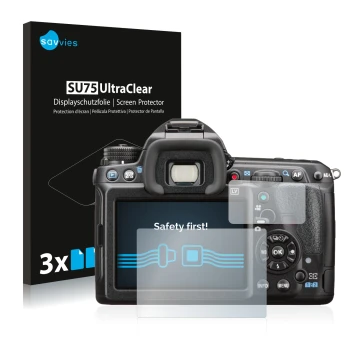 Face avant d’un emballage produit avec le logo de la marque Savvies. À côté, l’appareil Pentax K-3 II est représenté avec la p