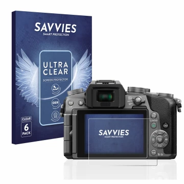 Face avant d’un emballage produit avec le logo de la marque Savvies. À côté, l’appareil Panasonic Lumix DMC-G70 est représenté