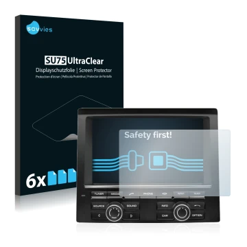 Face avant d’un emballage produit avec le logo de la marque Savvies. À côté, l’appareil Porsche PCM Macan 2015 est représenté 