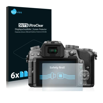 Face avant d’un emballage produit avec le logo de la marque Savvies. À côté, l’appareil Panasonic Lumix DMC-G7 est représenté 