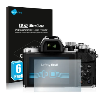 Face avant d’un emballage produit avec le logo de la marque Savvies. À côté, l’appareil Olympus OM-D E-M10 Mark II est représe