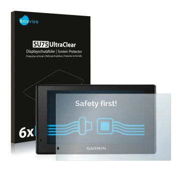 Face avant d’un emballage produit avec le logo de la marque Savvies. À côté, l’appareil Garmin DriveSmart 50 LMT-D est représe