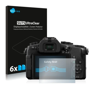 Face avant d’un emballage produit avec le logo de la marque Savvies. À côté, l’appareil Panasonic Lumix DMC-G81 est représenté
