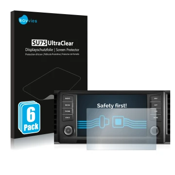 Face avant d’un emballage produit avec le logo de la marque Savvies. À côté, l’appareil Seat Ateca 2016 Media System Plus 8