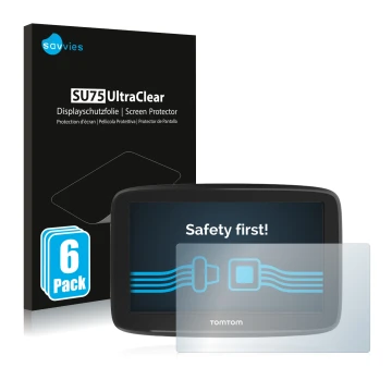 Face avant d’un emballage produit avec le logo de la marque Savvies. À côté, l’appareil TomTom GO Basic 5