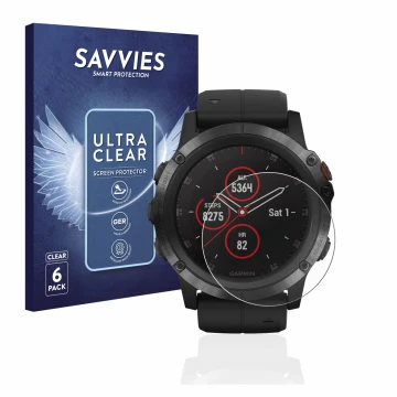 Face avant d’un emballage produit avec le logo de la marque Savvies. À côté, l’appareil Garmin Fenix 5X Plus (51 mm) est repré