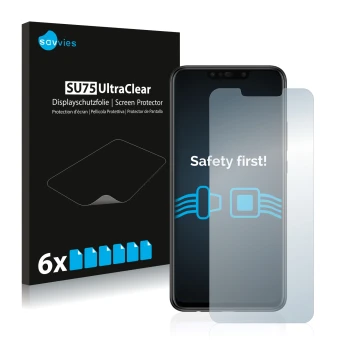 Face avant d’un emballage produit avec le logo de la marque Savvies. À côté, l’appareil Huawei P smart Plus 2018 est représent
