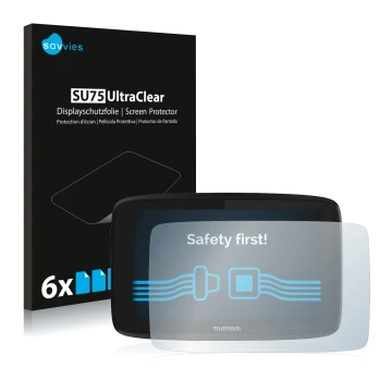 Face avant d’un emballage produit avec le logo de la marque Savvies. À côté, l’appareil TomTom GO Essential 6