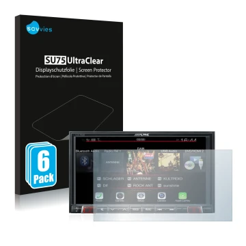 Face avant d’un emballage produit avec le logo de la marque Savvies. À côté, l’appareil Alpine iLX-702D est représenté avec la