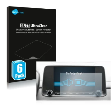 Face avant d’un emballage produit avec le logo de la marque Savvies. À côté, l’appareil Hyundai Kona 2021 Infotainment System 