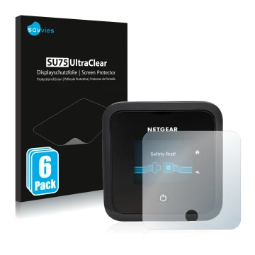 Face avant d’un emballage produit avec le logo de la marque Savvies. À côté, l’appareil Netgear Nighthawk M5 est représenté av