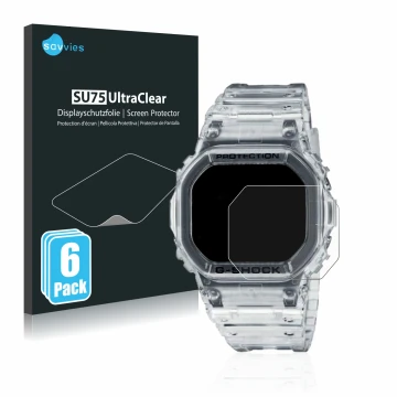 Face avant d’un emballage produit avec le logo de la marque Savvies. À côté, l’appareil Casio G-Shock DW-5600SKE-7 est représe