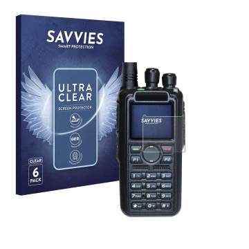 Face avant d’un emballage produit avec le logo de la marque Savvies. À côté, l’appareil AnyTone AT-D878UV II Plus est représen