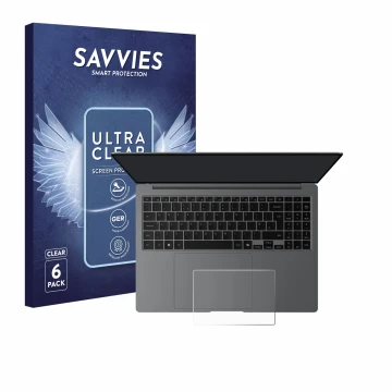 Face avant d’un emballage produit avec le logo de la marque Savvies. À côté, l’appareil Samsung Galaxy Book5 Pro 16