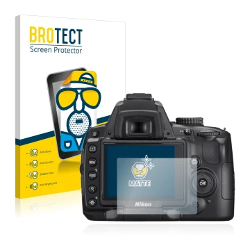 Face avant d’un emballage produit avec le logo de la marque BROTECT. À côté, l’appareil Nikon D5000 est représenté avec la pro