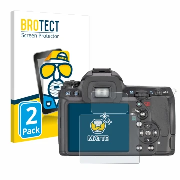 Face avant d’un emballage produit avec le logo de la marque BROTECT. À côté, l’appareil Pentax K7, K-7 est représenté avec la 