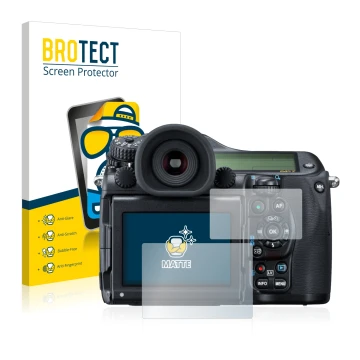 Face avant d’un emballage produit avec le logo de la marque BROTECT. À côté, l’appareil Pentax 645Z est représenté avec la pro