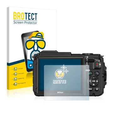 Face avant d’un emballage produit avec le logo de la marque BROTECT. À côté, l’appareil Nikon Coolpix AW130 est représenté ave