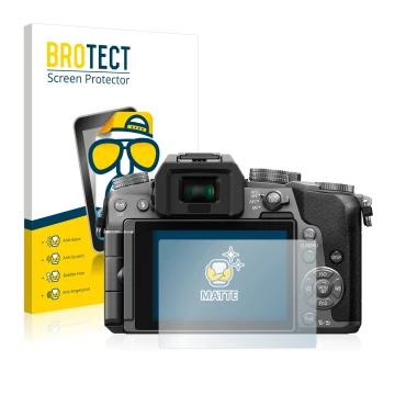 Face avant d’un emballage produit avec le logo de la marque BROTECT. À côté, l’appareil Panasonic Lumix DMC-G70 est représenté