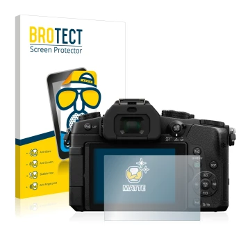 Face avant d’un emballage produit avec le logo de la marque BROTECT. À côté, l’appareil Panasonic Lumix DMC-G81 est représenté