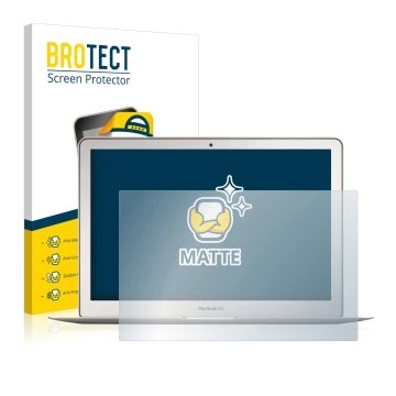 Face avant d’un emballage produit avec le logo de la marque BROTECT. À côté, l’appareil Apple MacBook Air 13