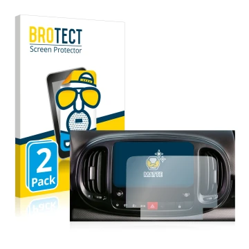 Face avant d’un emballage produit avec le logo de la marque BROTECT. À côté, l’appareil Fiat 500L 2022 Uconnect 7