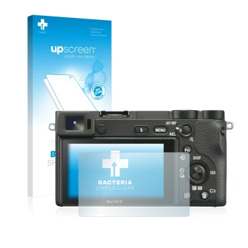 Face avant d’un emballage produit avec le logo de la marque upscreen. À côté, l’appareil Sony Alpha 6500 est représenté avec l