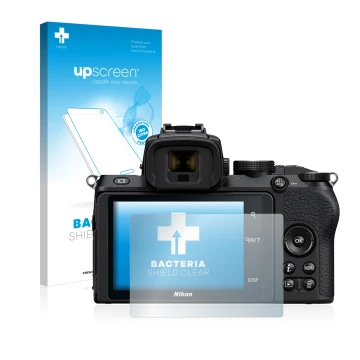 Face avant d’un emballage produit avec le logo de la marque upscreen. À côté, l’appareil Nikon Z 50 est représenté avec la pro