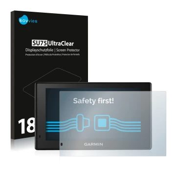 Face avant d’un emballage produit avec le logo de la marque Savvies. À côté, l’appareil Garmin DriveSmart 50 LMT-D est représe