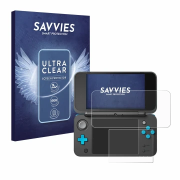 Face avant d’un emballage produit avec le logo de la marque Savvies. À côté, l’appareil New Nintendo 2DS XL est représenté ave