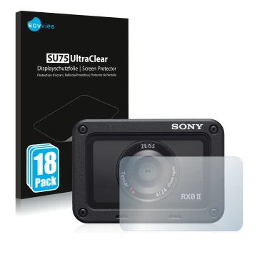 Face avant d’un emballage produit avec le logo de la marque Savvies. À côté, l’appareil Sony DSC-RX0M2 (RX0 II) (Lentille) est