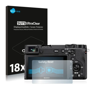 Face avant d’un emballage produit avec le logo de la marque Savvies. À côté, l’appareil Sony Alpha 6600 est représenté avec la