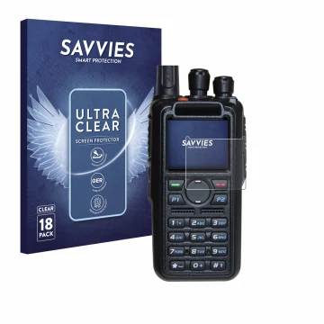 Face avant d’un emballage produit avec le logo de la marque Savvies. À côté, l’appareil AnyTone AT-D878UV Plus est représenté 