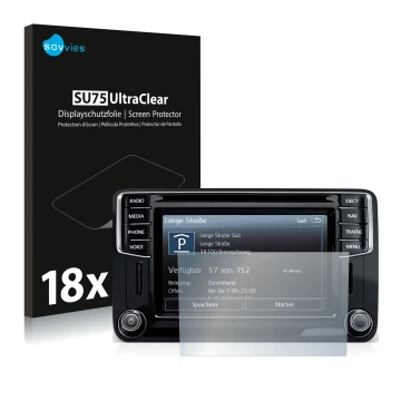 Face avant d’un emballage produit avec le logo de la marque Savvies. À côté, l’appareil Volkswagen Amarok Discover Media 6.5